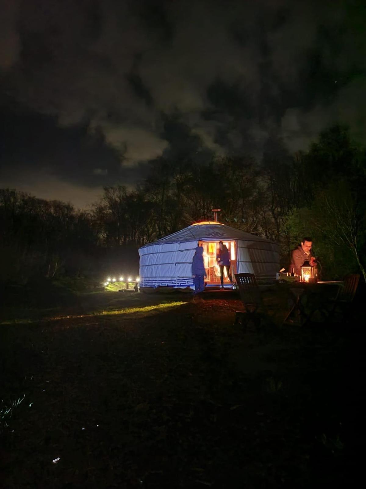 Gilfach Gower Farm Luxury Yurt With Hot Tub 호텔 아만포드 외부 사진