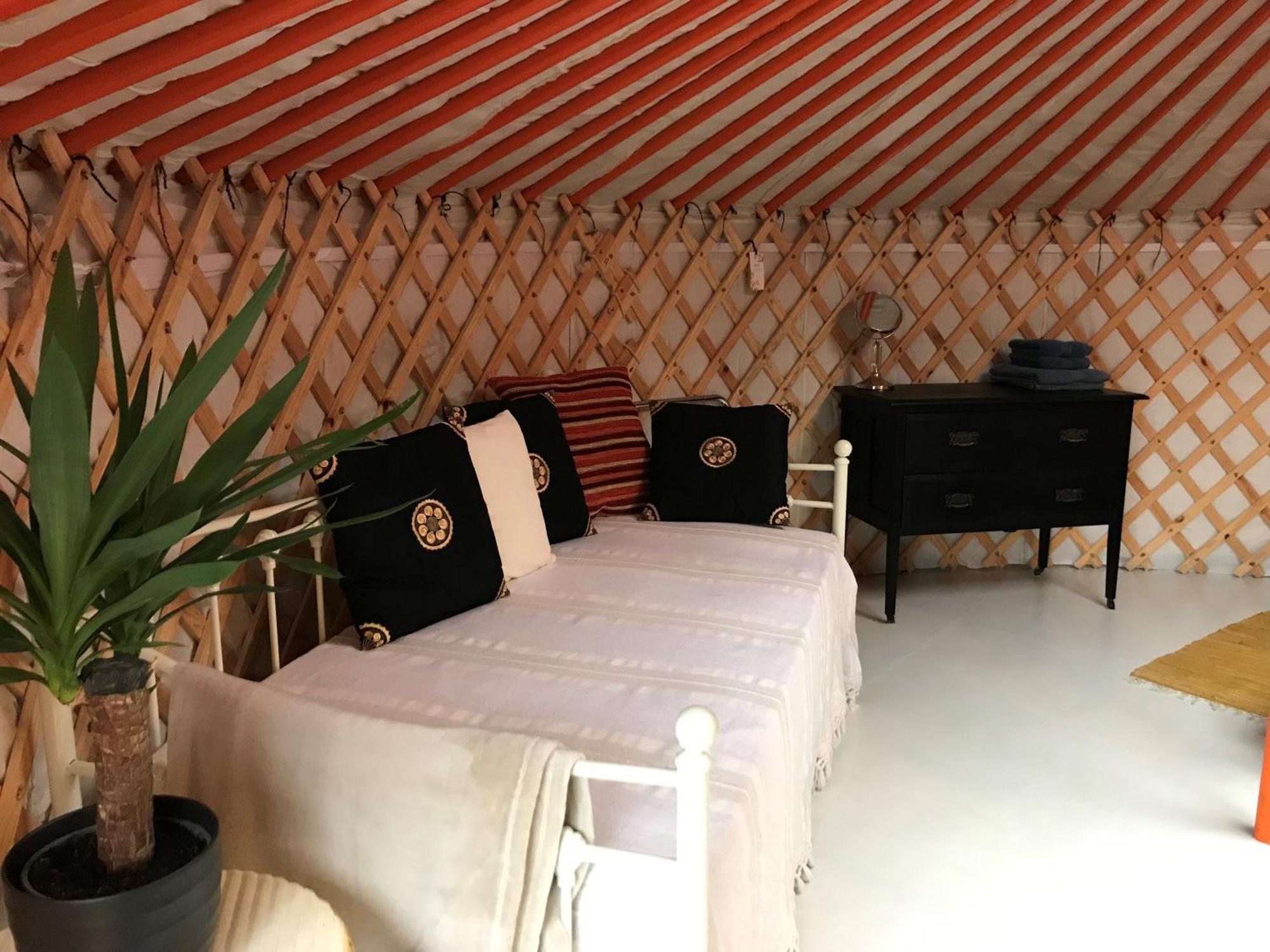 Gilfach Gower Farm Luxury Yurt With Hot Tub 호텔 아만포드 외부 사진