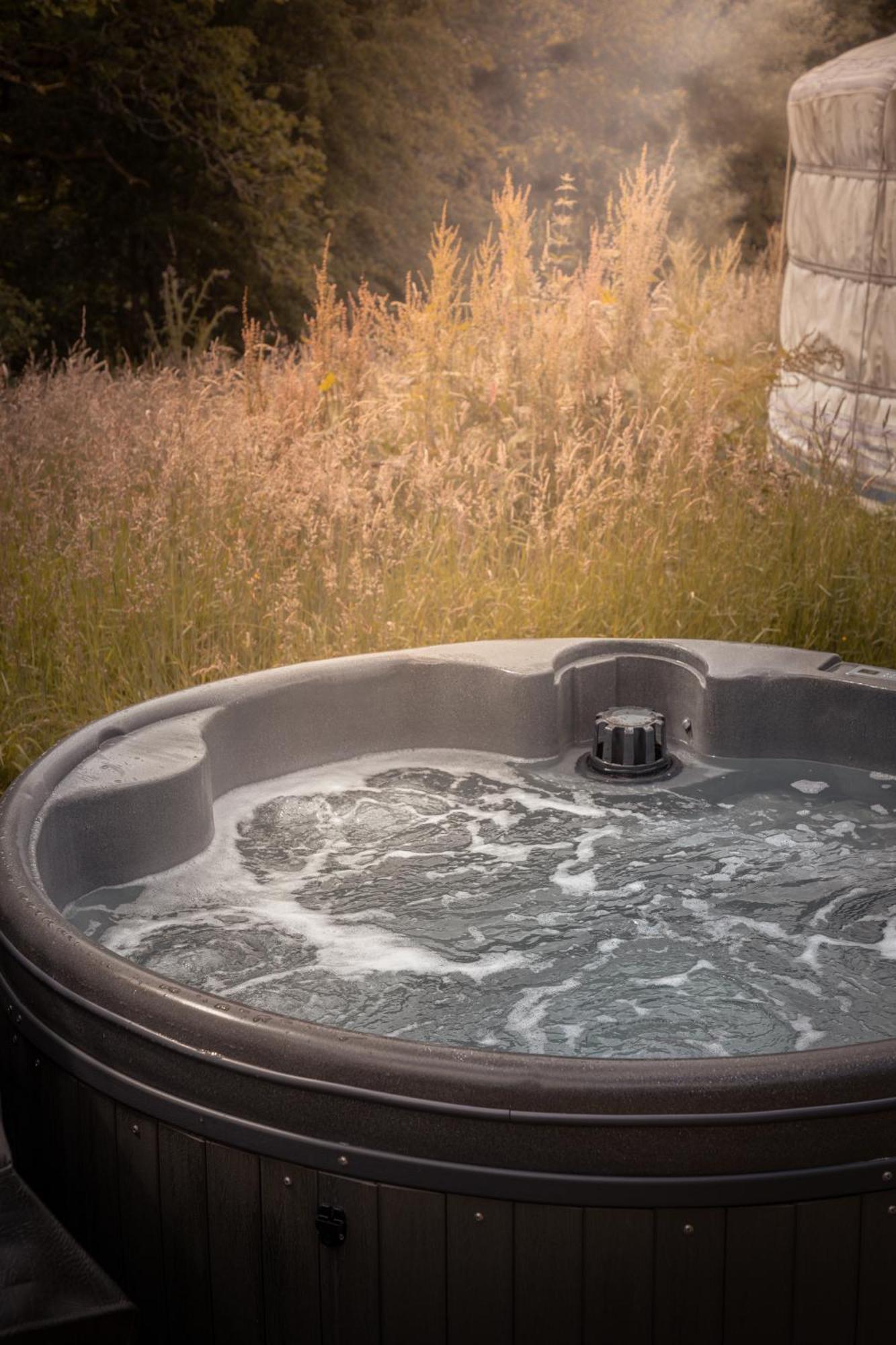 Gilfach Gower Farm Luxury Yurt With Hot Tub 호텔 아만포드 외부 사진